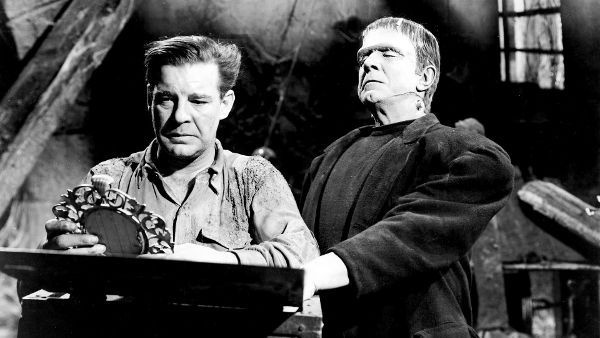Frankenstein Meets The Wolf Man: Spooky Alert: 12 Best Horror Movies Of Bela Lugosi 