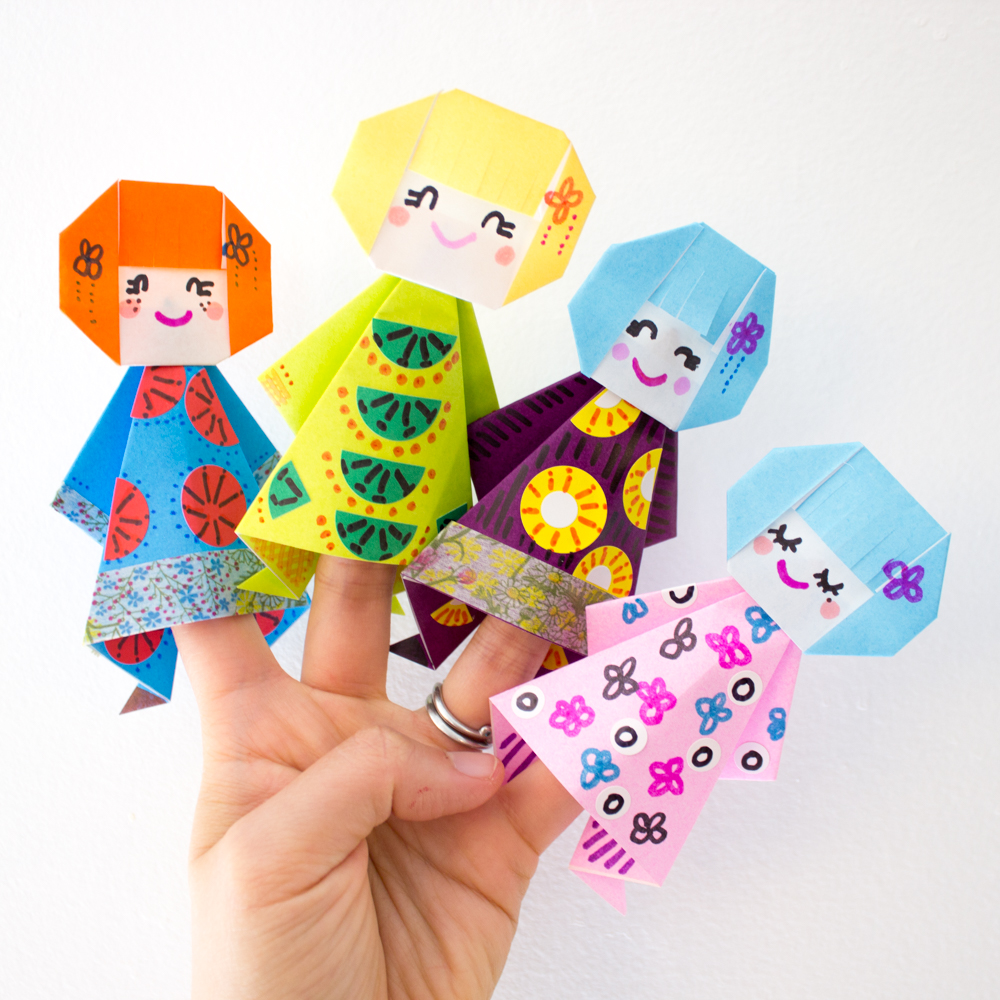 Play with paper dolls