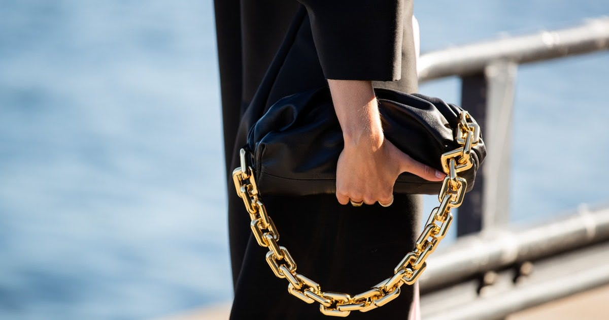 Chain Bags: 8 Famous Handbag Trends of 2021 That Are Wardrobe Essentials