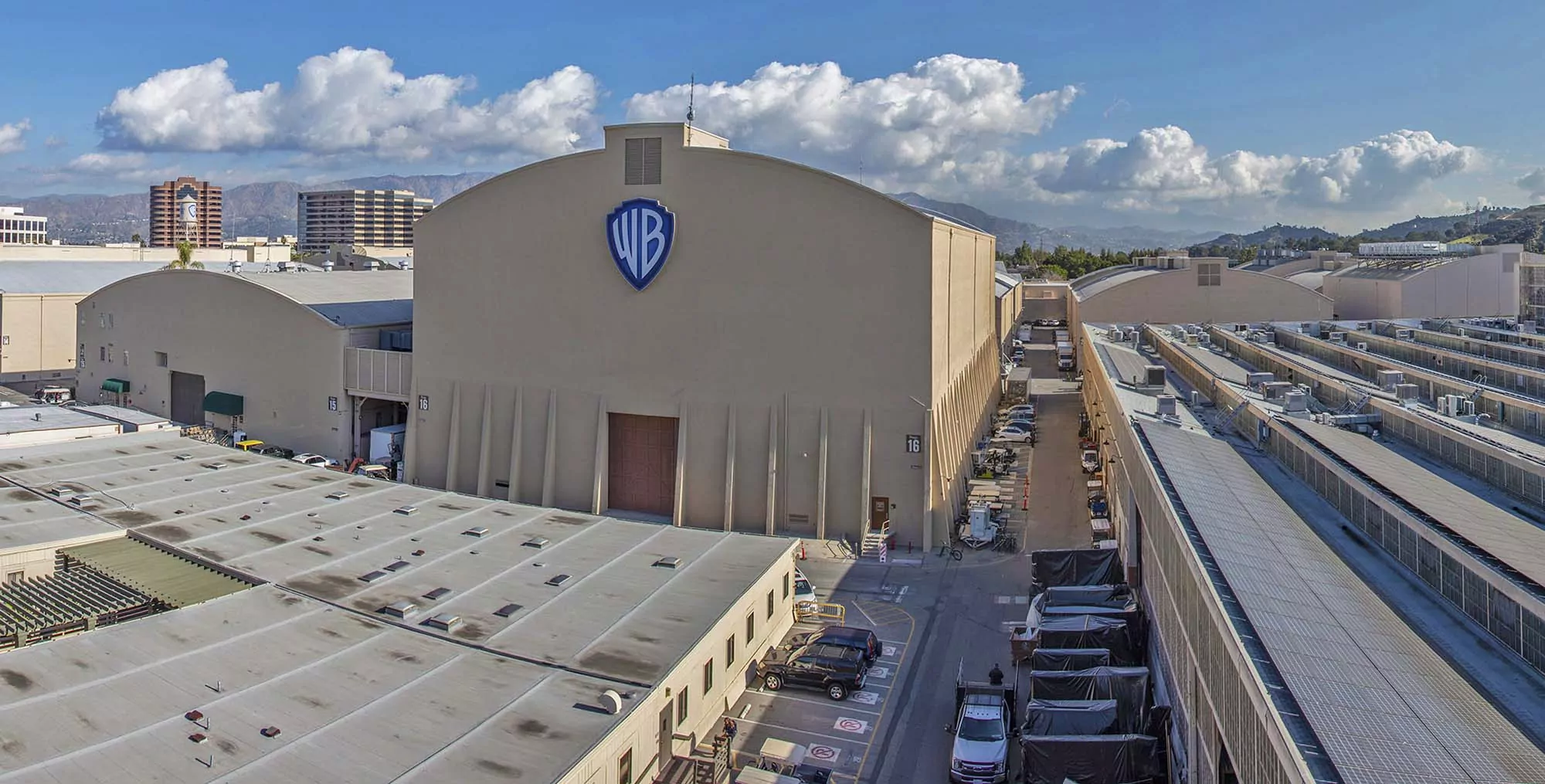 Warner Bros. Studio- I am meeting Stars