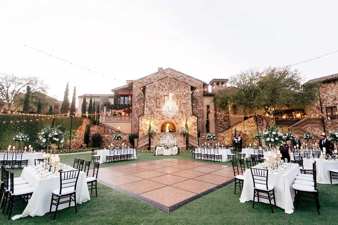 5 Astonishing Outdoor Wedding Venue| Creating Magical Moments