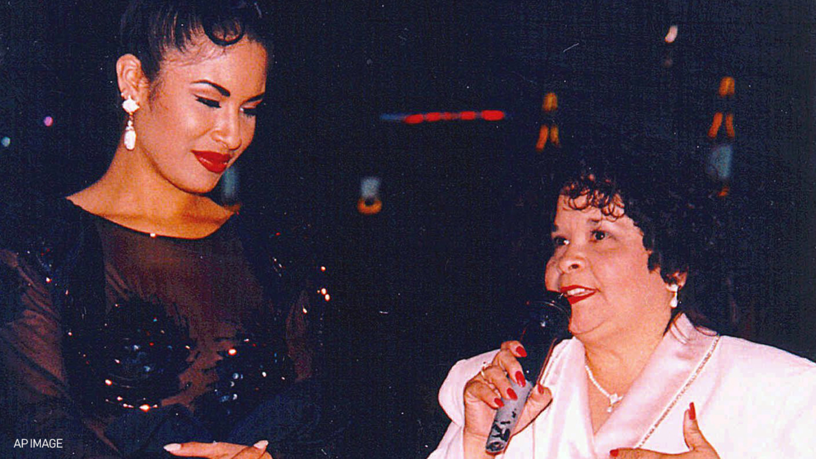 Selena Quintanilla's Relation with Saldivar