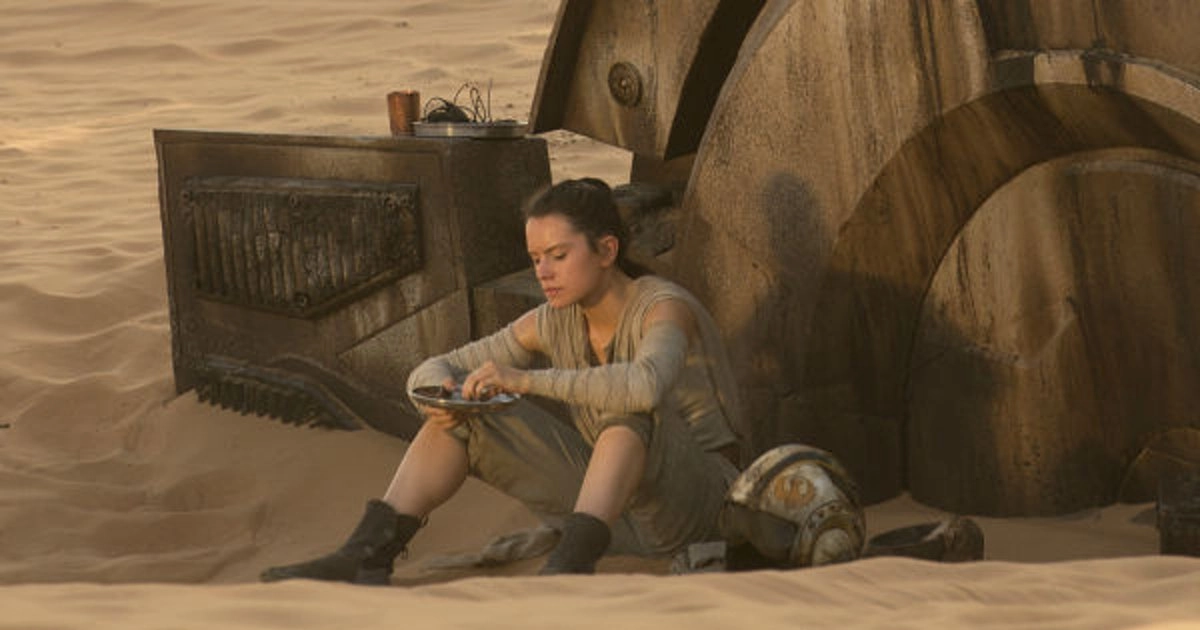  She was about to leave Jakku Who Are The Parents of Rey | 10 Interesting Facts About Her