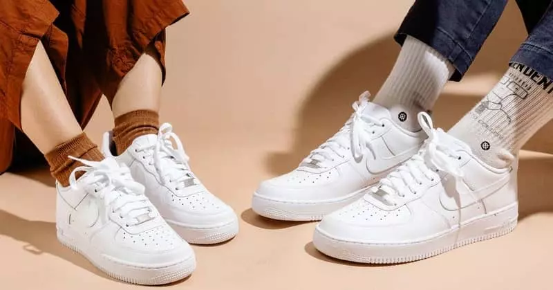 sneakers: sneakers-vs-shoes-