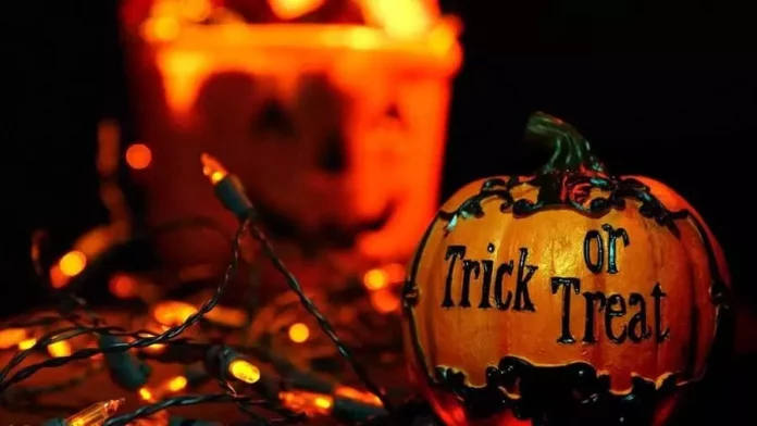 25 Halloween Gifts Ideas | Choose Amazing Treats Over Tricks!