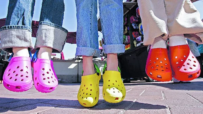 How To Clean Crocs? Ways To Save Your Crocs From Extinction!
