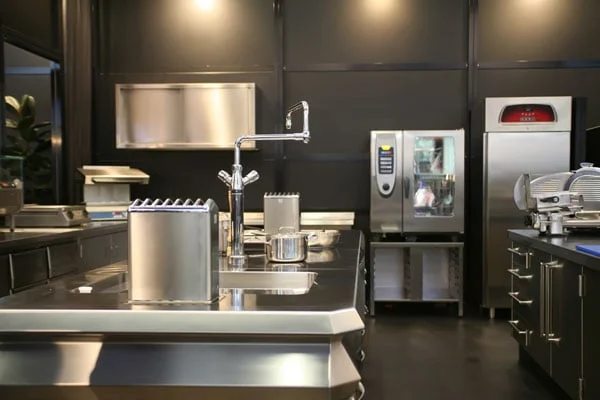 Common Mistakes To Avoid When Choosing Commercial Kitchen Equipment For The Restaurant!