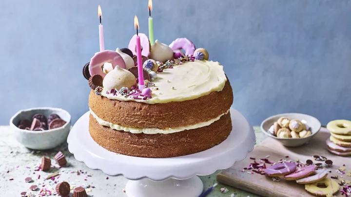 bake a birthday cake
