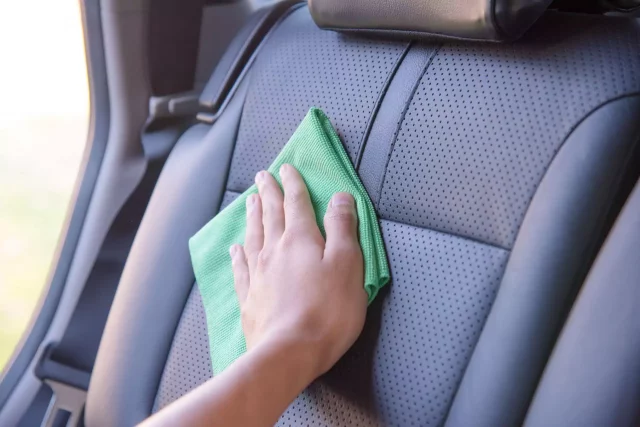 Method 2: How To Clean Car Seats With A Baking Soda Solution? 