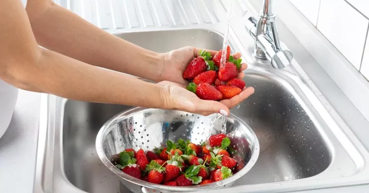 How To Clean Strawberries | Make Your Sweet Strawberries Safe To Eat!!