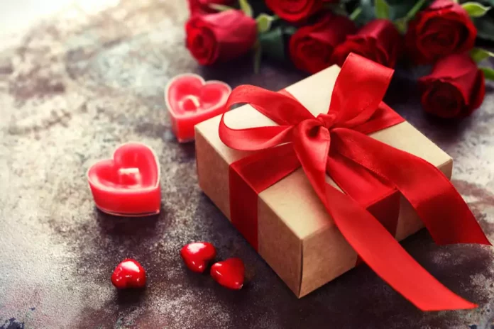 Valentine Day Gifts For Her | Gifts To Make Your Love Life More Sweet!!