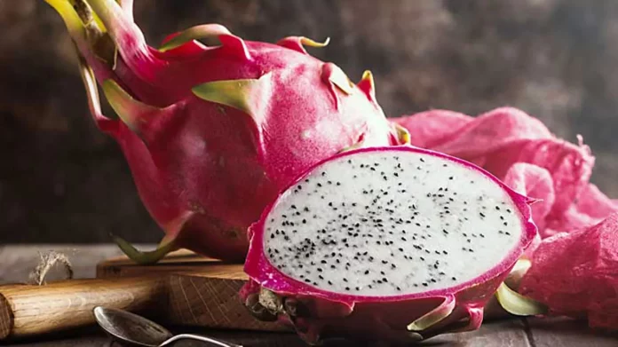 How To Cut A Dragon Fruit? Cut It In Style!