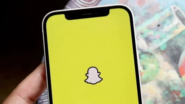 How To Add A Link To Snapchat Story Easily In 2022? Find Here!