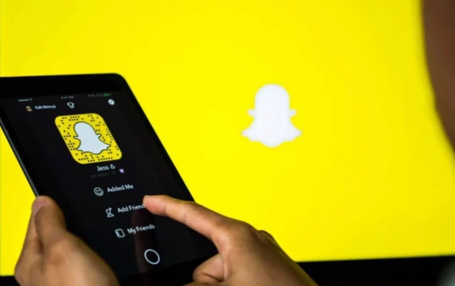 How To Add A Link To Snapchat Story Easily In 2022? Find Here!