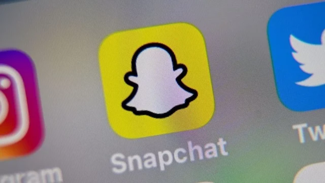 How To Leave A Group Story On Snapchat Easily In 2022?