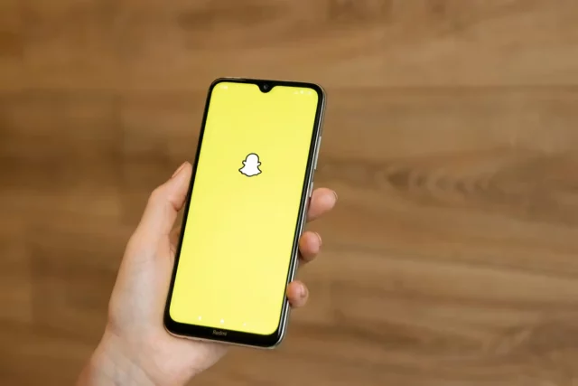 How To Write Long Paragraphs On Snapchat? Tricks To Use!