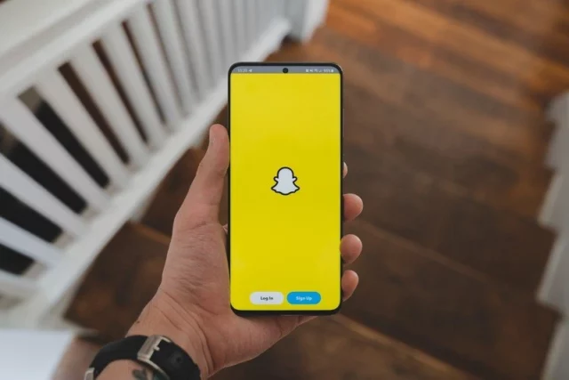 How To Log Out Of Snapchat? 2 Simple Ways To Secure Your Account!