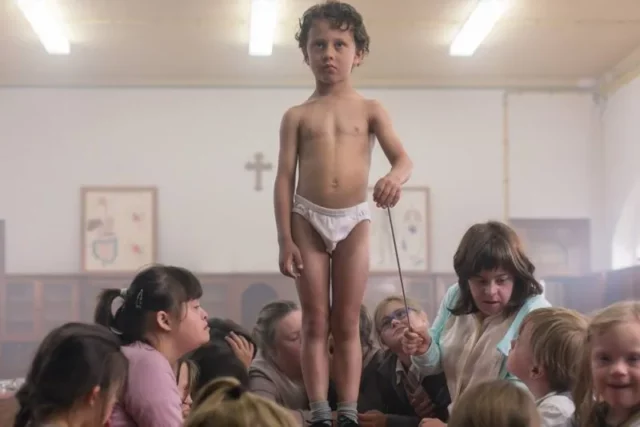 Where To Watch Downside Up For Free Online? A Phenomenal Dutch Comedy Drama Short!