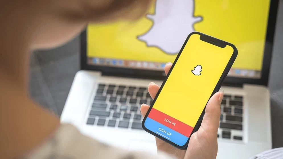 How To Transfer Snapchat Memories To A New Account? 2 Easy Steps!