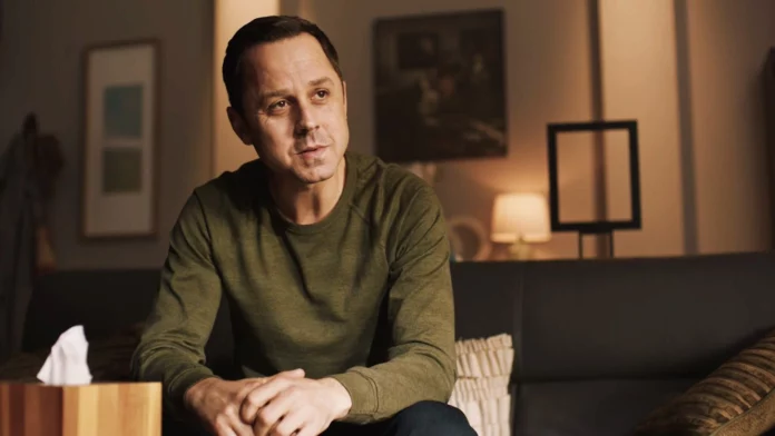 Where To Watch Sneaky Pete For Free Online? Bryan Cranston’s Mystery Thriller TV Series!!