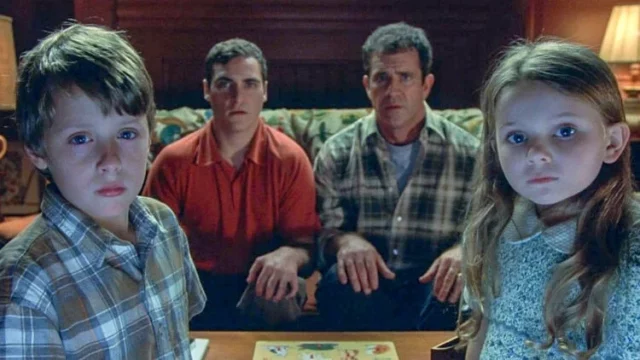 Where To Watch Signs For Free Online? A Sci-Fi Horror Movie Starring Mel Gibson!!